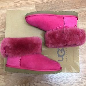 Pink Bowed Ugg Boots